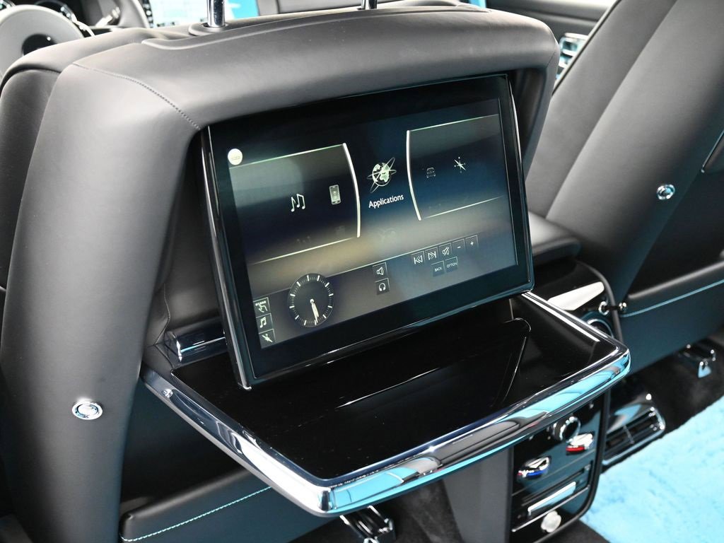 Certified 2024 Rolls-Royce Cullinan Black Badge w/ Driver's Package image 28