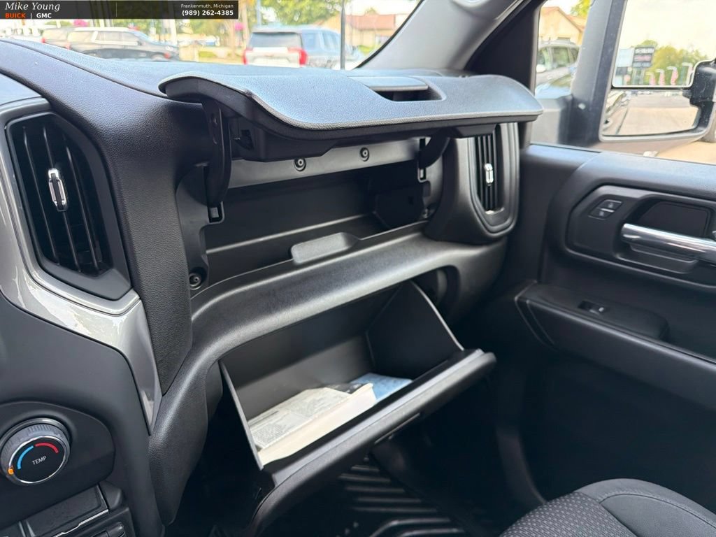 Used 2022 Chevrolet Silverado 2500 Custom w/ Custom Value Package AWD/4WD image 18