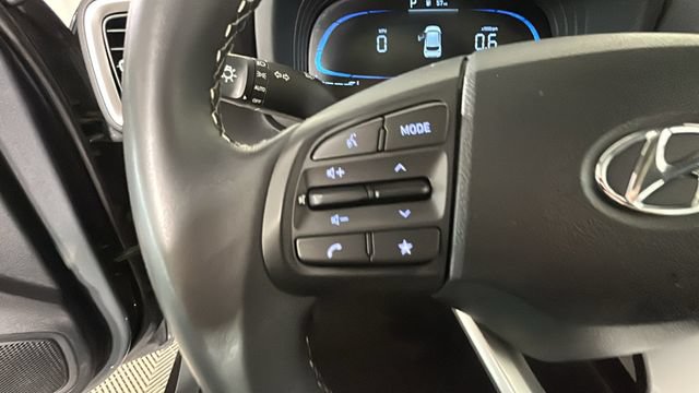 Used 2025 Hyundai Venue SEL FWD image 16
