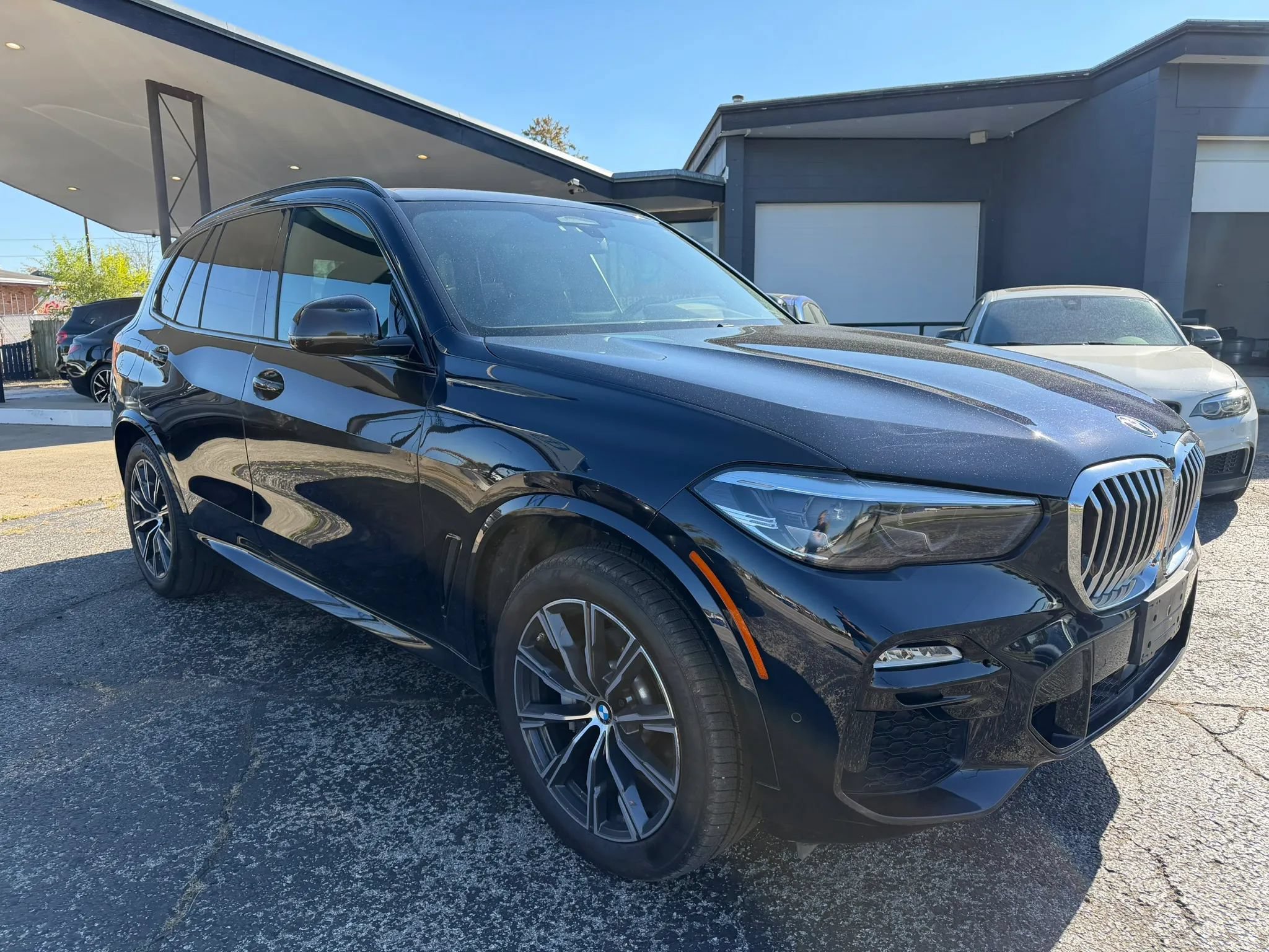 Used 2019 BMW X5 xDrive40i w/ M Sport Package AWD/4WD image 9
