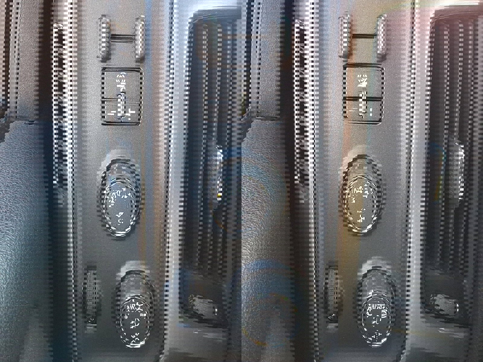 Used 2018 Chevrolet Silverado 1500 LT w/ All Star Edition image 23