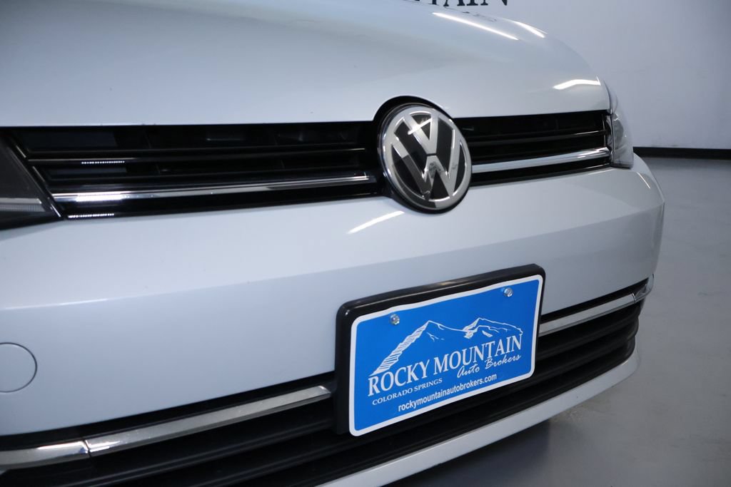 Used 2019 Volkswagen Golf SE FWD image 9