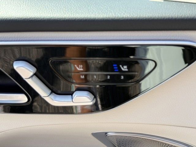 Used 2025 Mercedes-Benz C 300 Sedan image 11