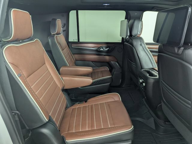 Used 2023 GMC Yukon XL Denali Ultimate AWD/4WD image 27
