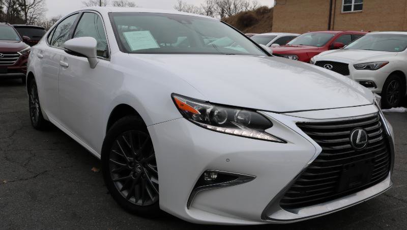 Used 2018 Lexus ES 350 w/ Premier Package image 3