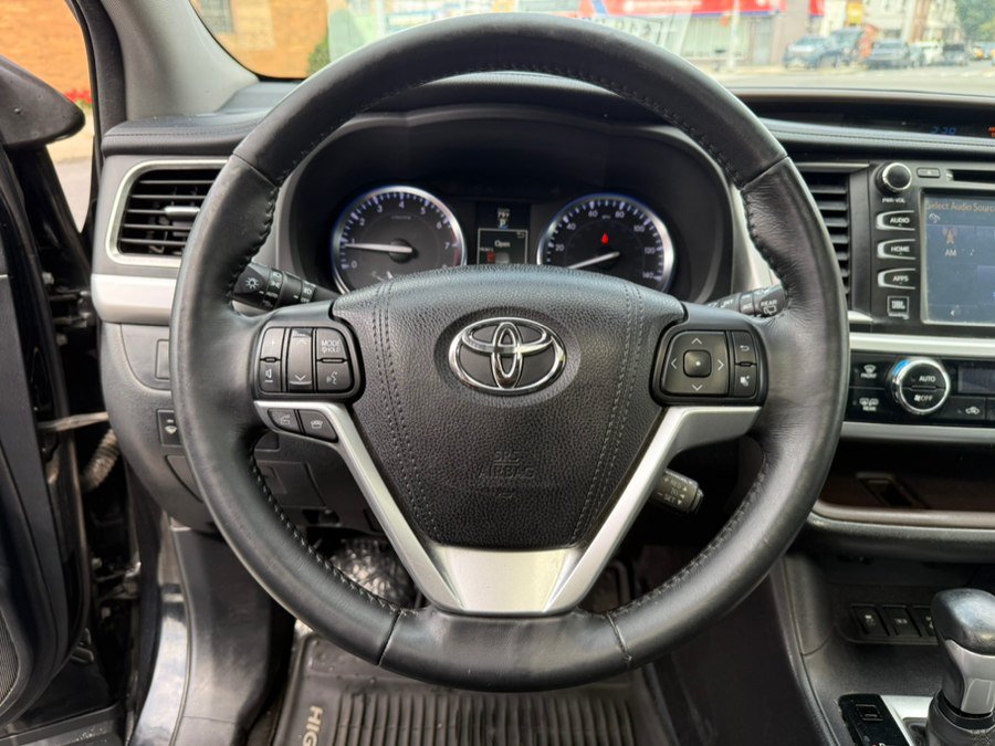 Used 2015 Toyota Highlander Limited AWD/4WD image 14
