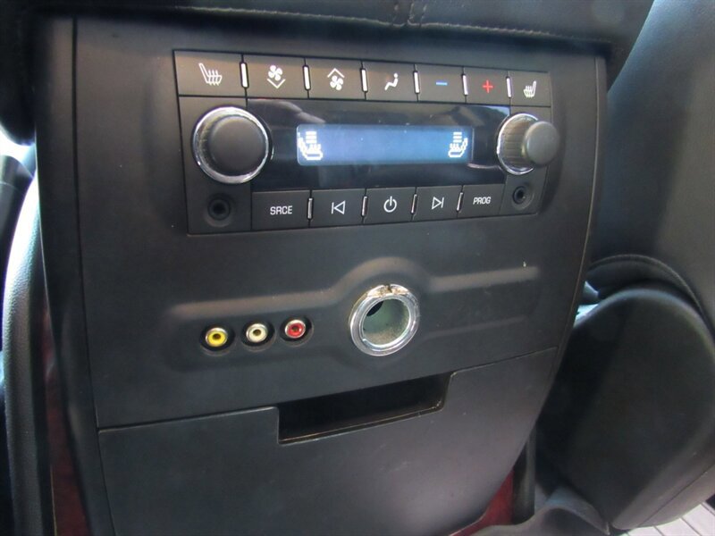 Used 2010 Cadillac Escalade Premium AWD/4WD image 19
