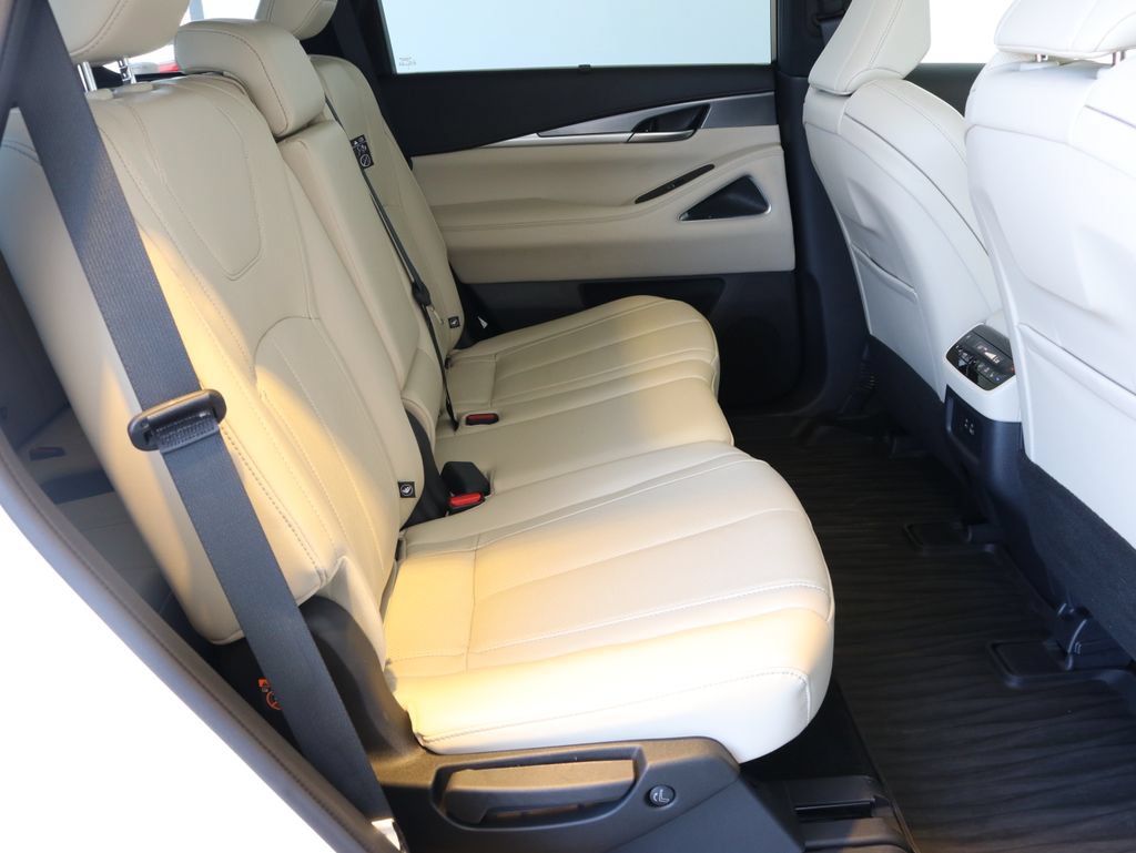 Certified 2025 INFINITI QX60 Luxe w/ Cargo Package AWD/4WD image 42