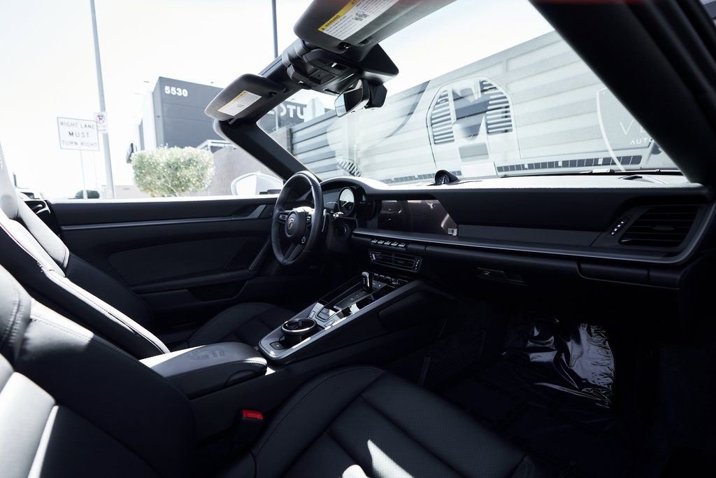 Used 2024 Porsche 911 Carrera 4S image 33