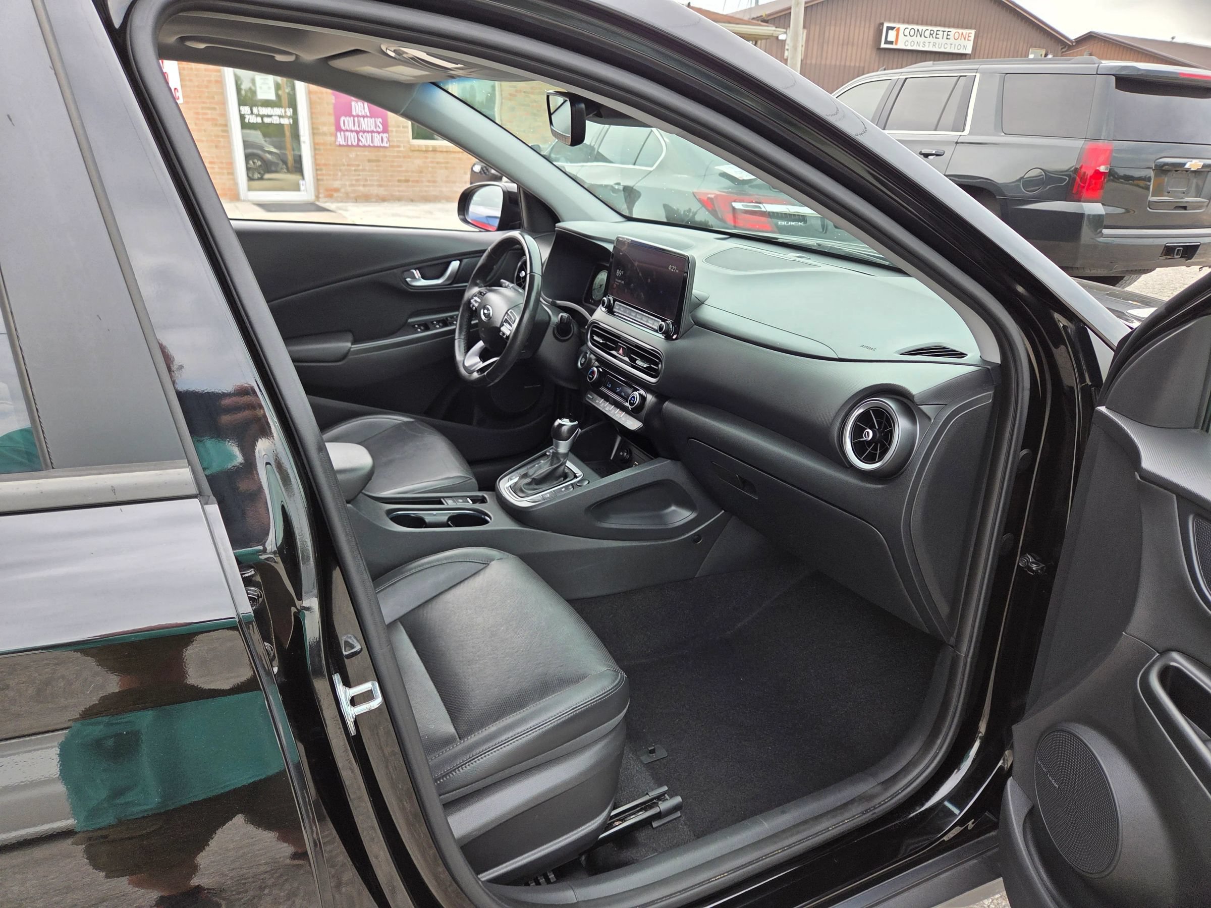 Used 2022 Hyundai Kona Limited FWD image 25