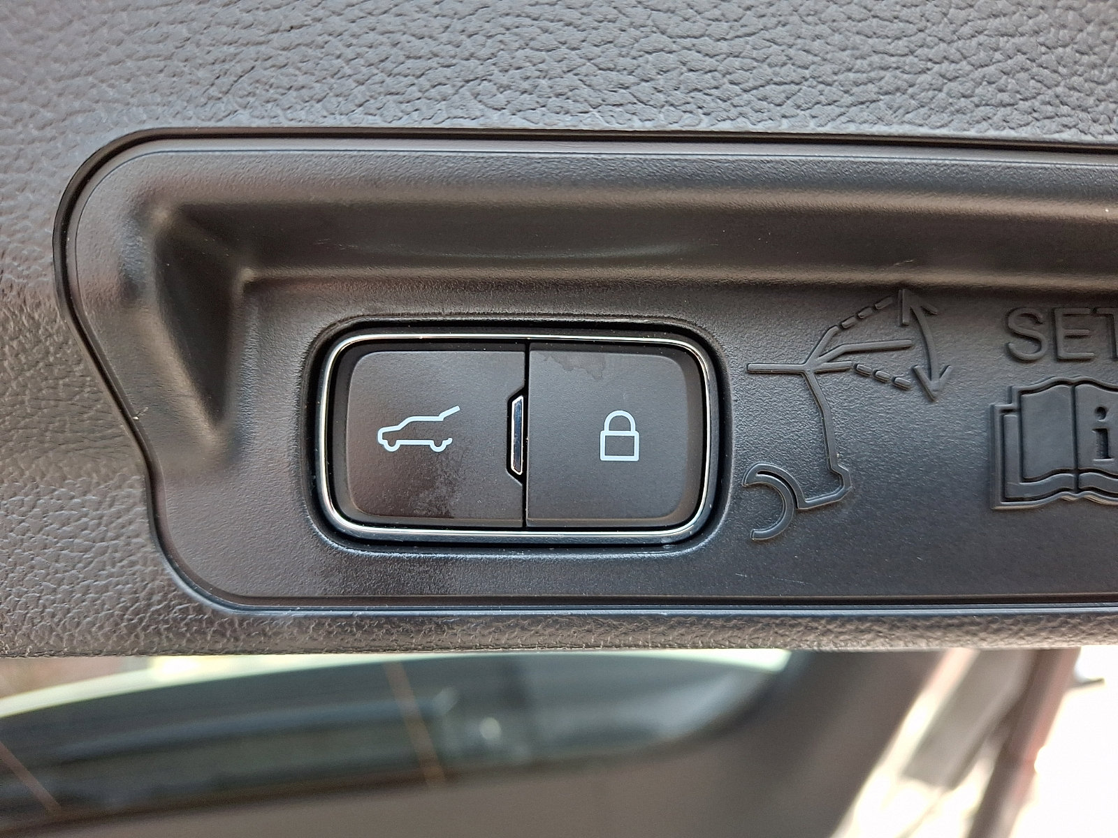 Used 2023 Ford Explorer Platinum w/ Technology Package image 29