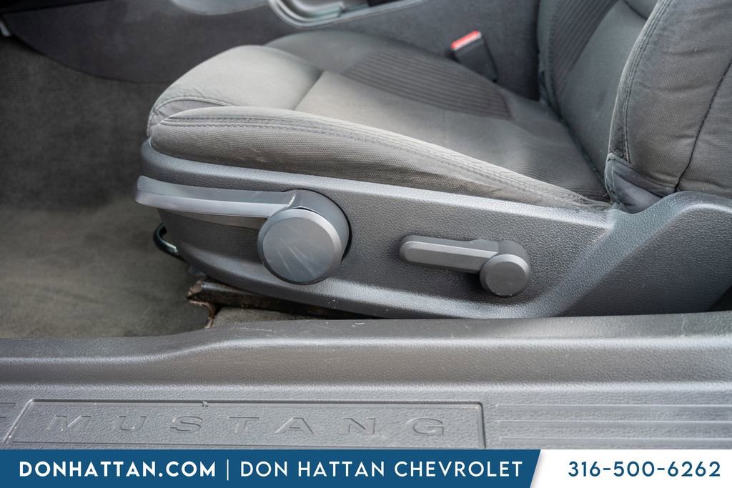 Used 2013 Ford Mustang Convertible image 19