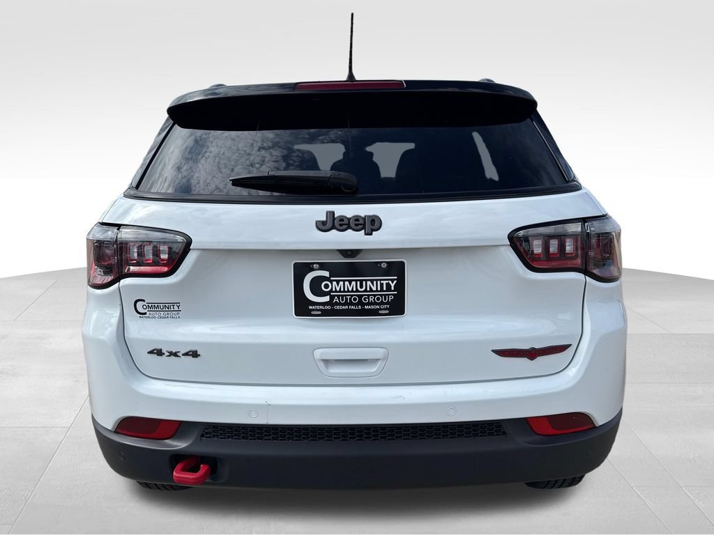 Used 2025 Jeep Compass Trailhawk AWD/4WD image 4