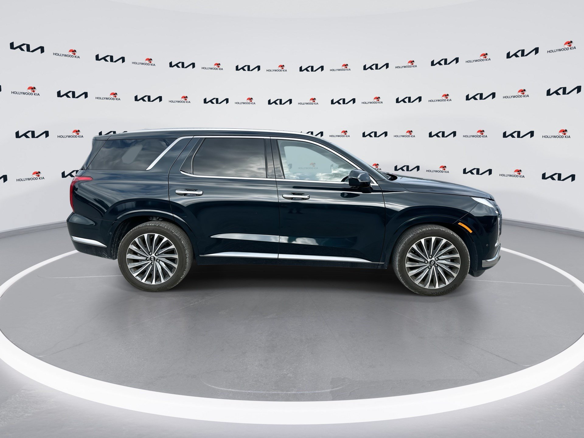 Used 2025 Hyundai Palisade Calligraphy FWD image 9