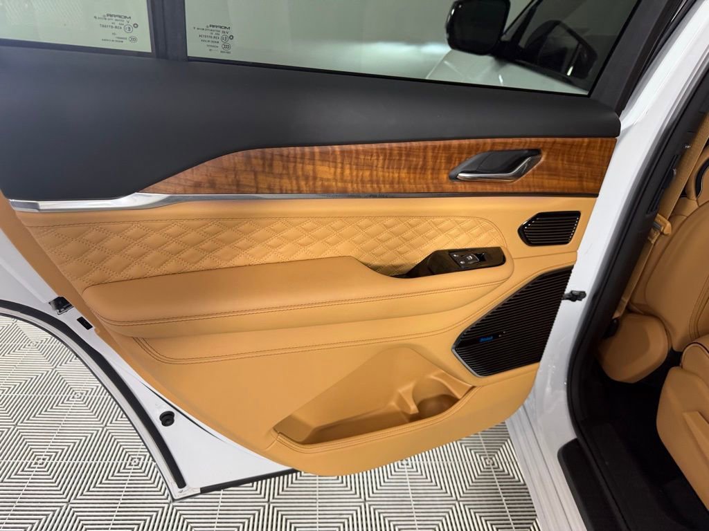 Certified 2025 Jeep Grand Cherokee L Summit AWD/4WD image 27