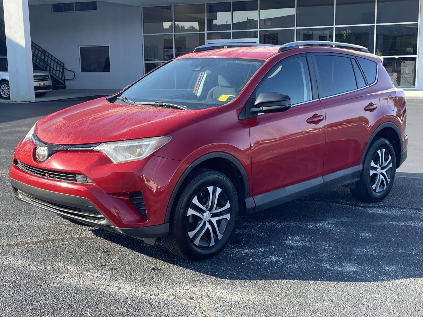 Used 2017 Toyota RAV4 LE image 12
