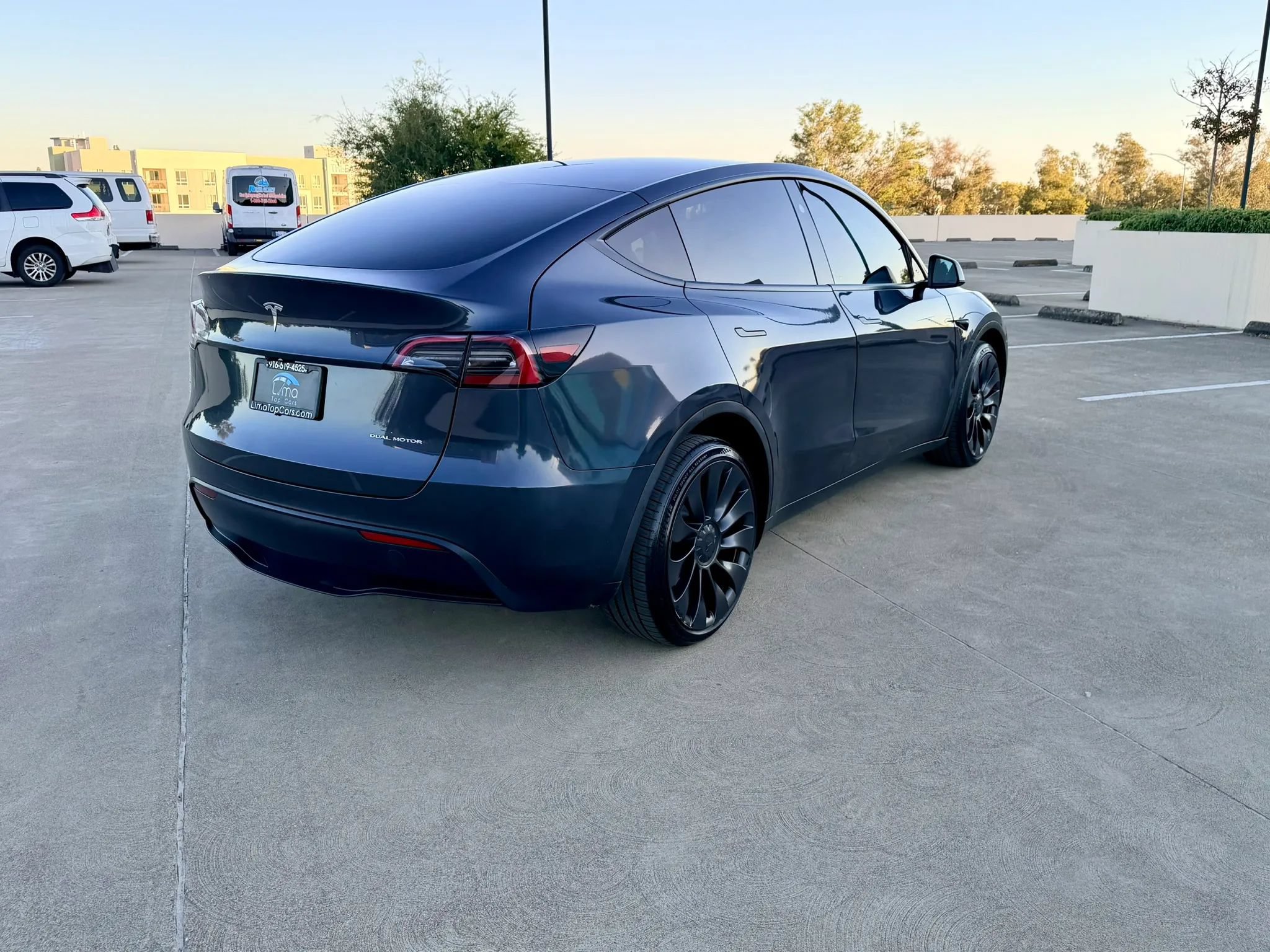 Used 2025 Tesla Model Y Long Range AWD/4WD image 13
