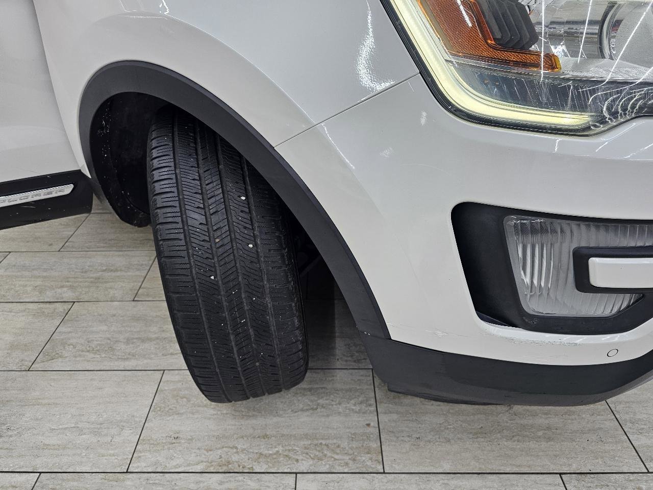 Used 2016 Ford Explorer XLT w/ Equipment Group 202A FWD image 41