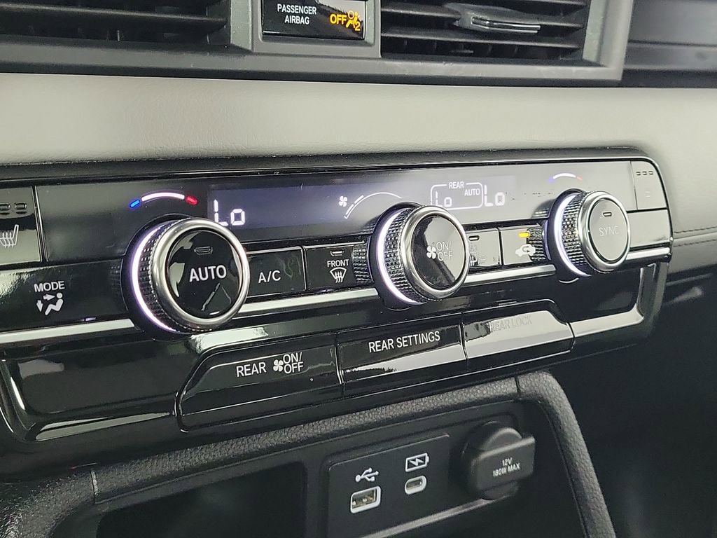 Used 2024 Honda Pilot Touring image 16