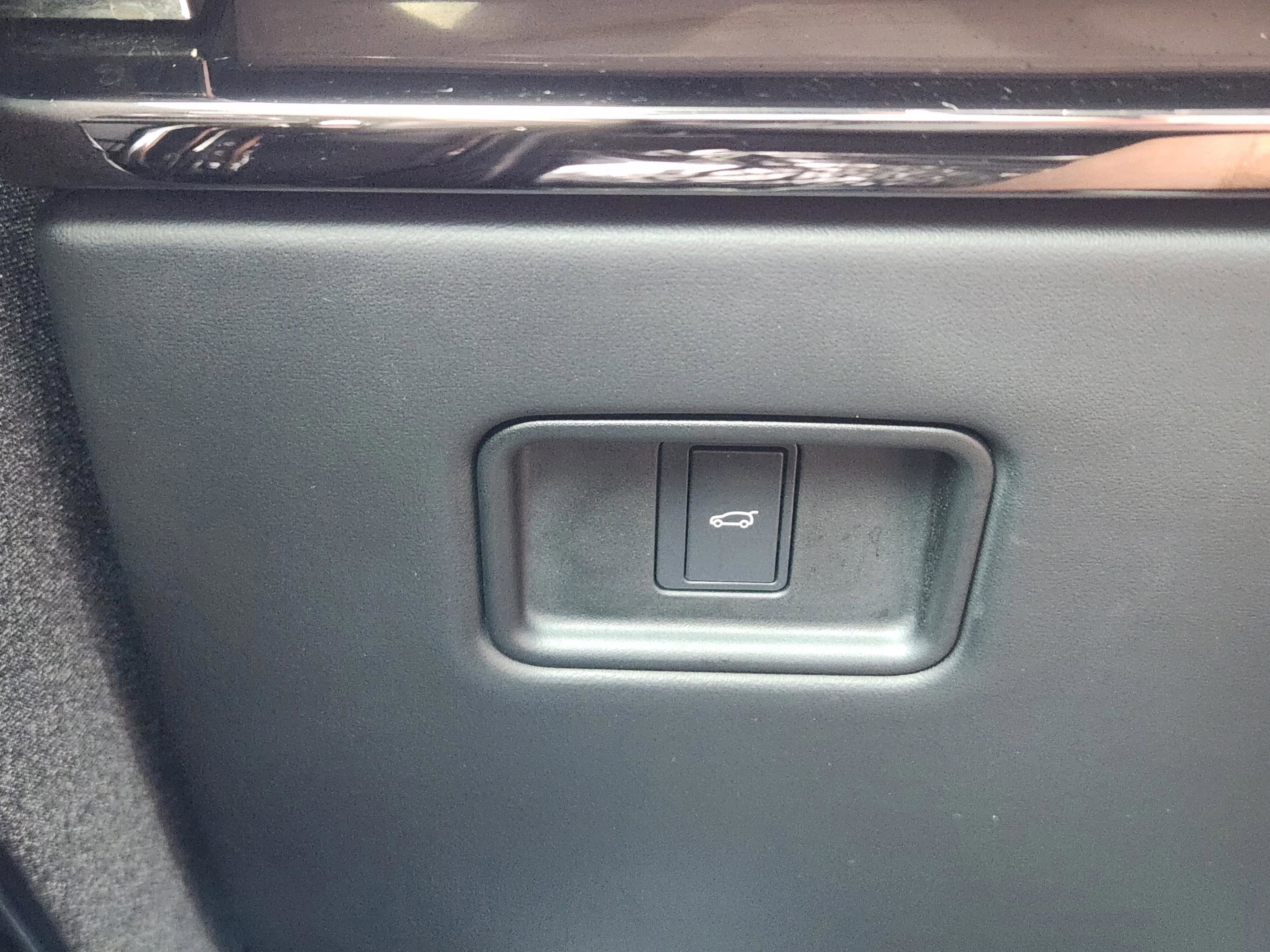 Used 2024 Land Rover Range Rover Sport SE image 16