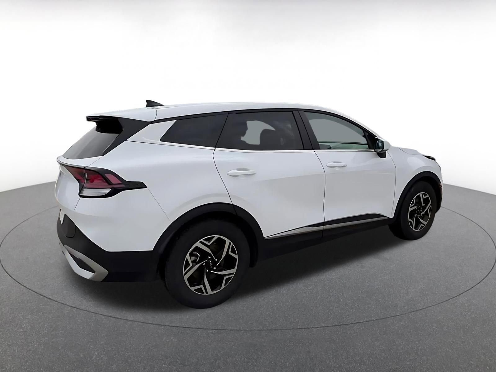 Used 2025 Kia Sportage LX image 15