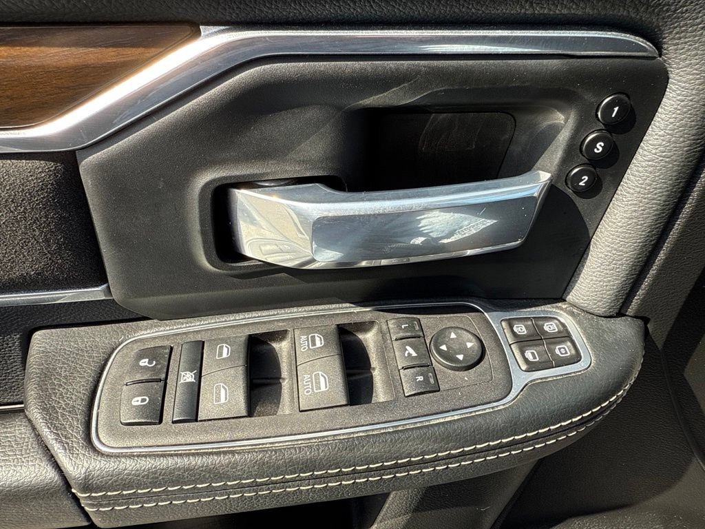 Used 2024 RAM 2500 Laramie AWD/4WD image 22