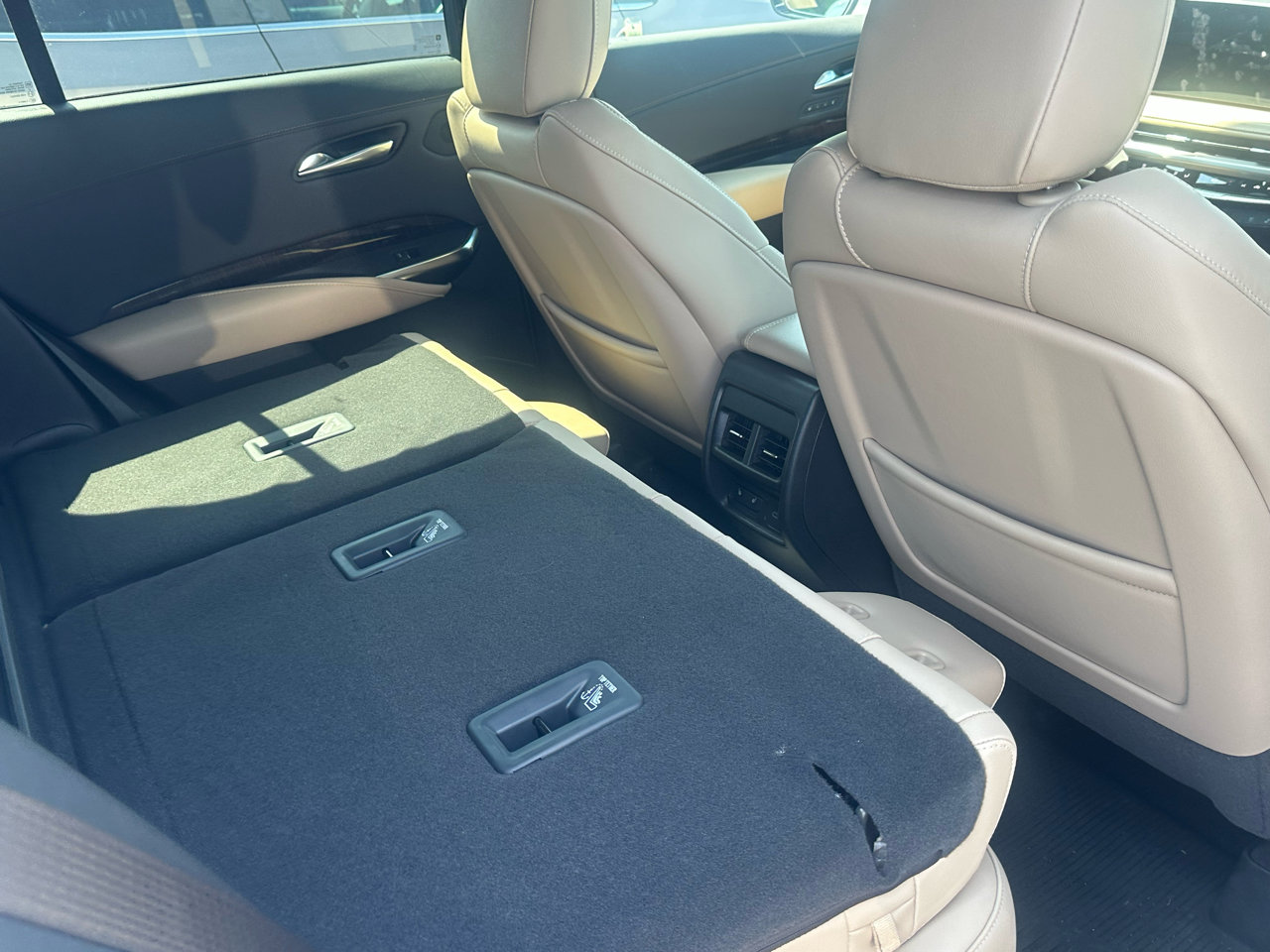 Used 2025 Cadillac XT4 Premium Luxury w/ Technology Package image 22