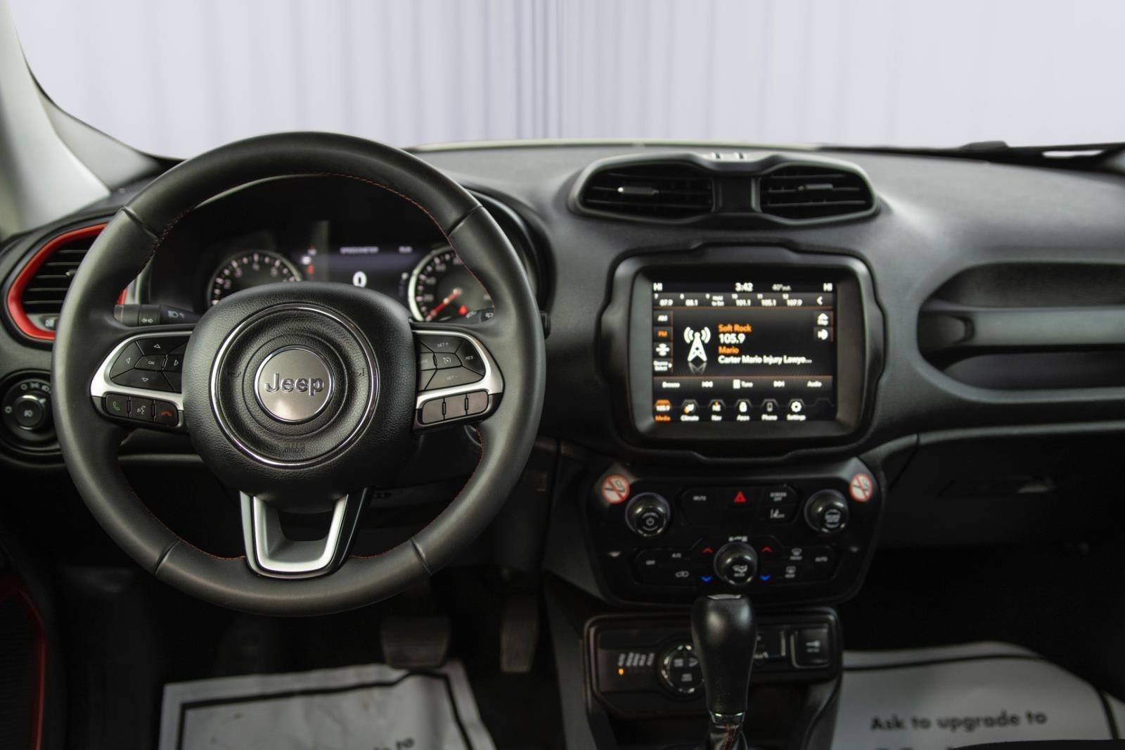Used 2023 Jeep Renegade Trailhawk image 3