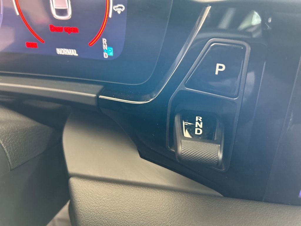 Used 2025 Porsche Macan Electric image 8