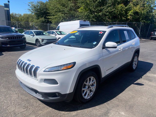 Used 2017 Jeep Cherokee Latitude w/ Comfort/Convenience Group FWD image 1