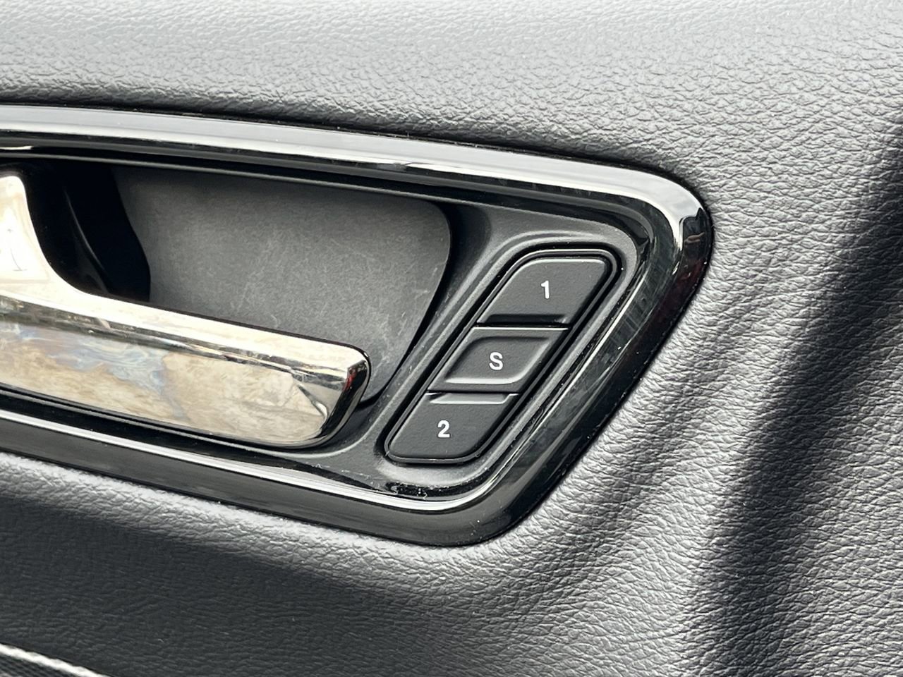 Used 2023 Dodge Durango GT image 14