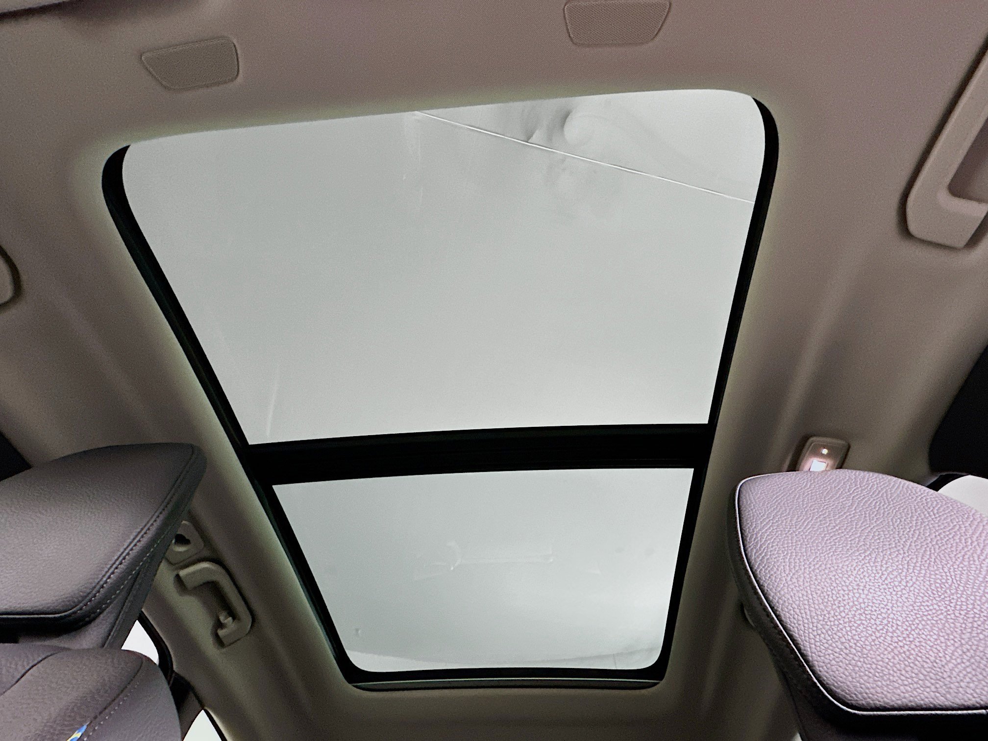 Used 2025 Volvo XC60 B5 Plus image 24