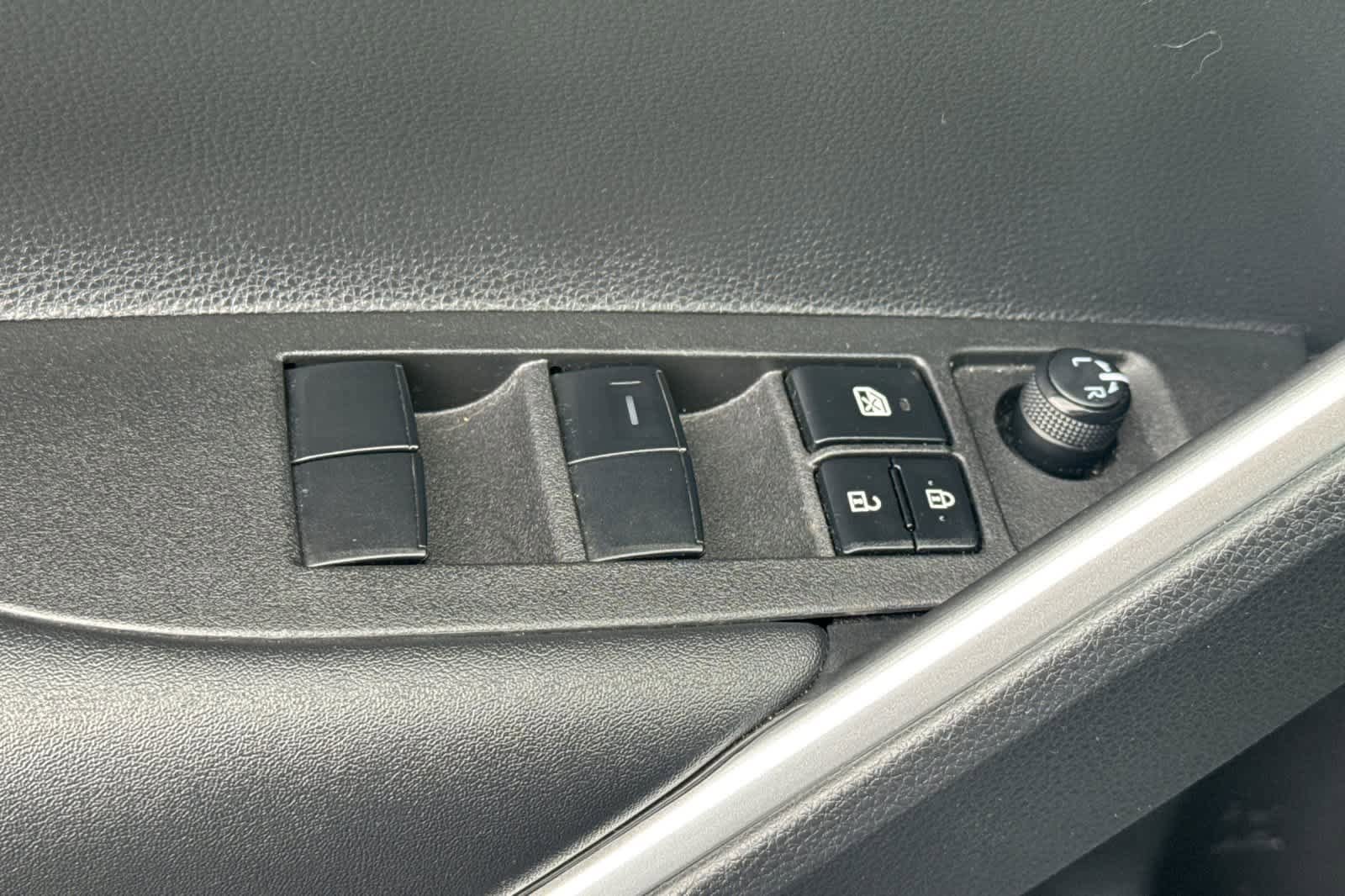 Certified 2023 Toyota Corolla Cross LE AWD/4WD image 13
