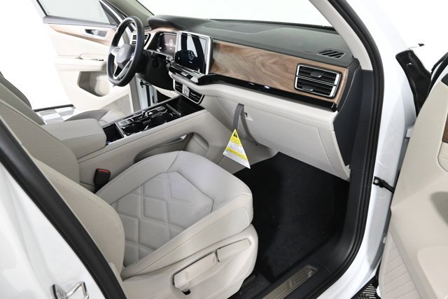 New 2026 Volkswagen Atlas SE image 12