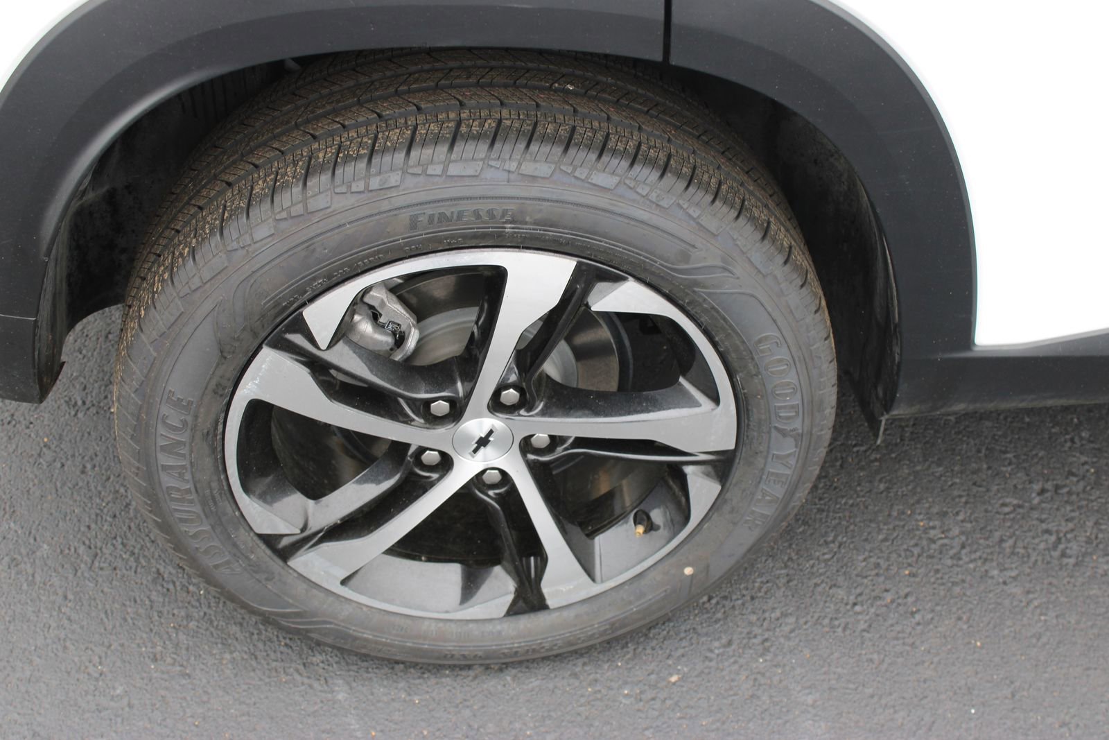Used 2024 Chevrolet Trax RS w/ Driver Confidence Package FWD image 26