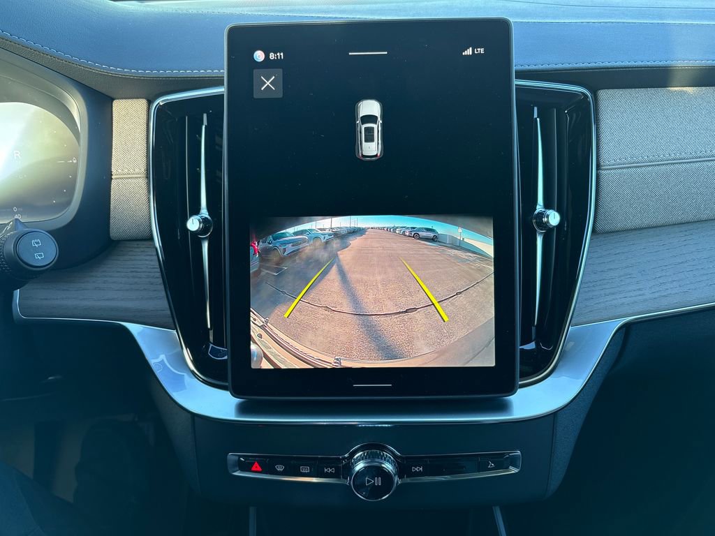 New 2026 Volvo XC90 T8 Core image 9