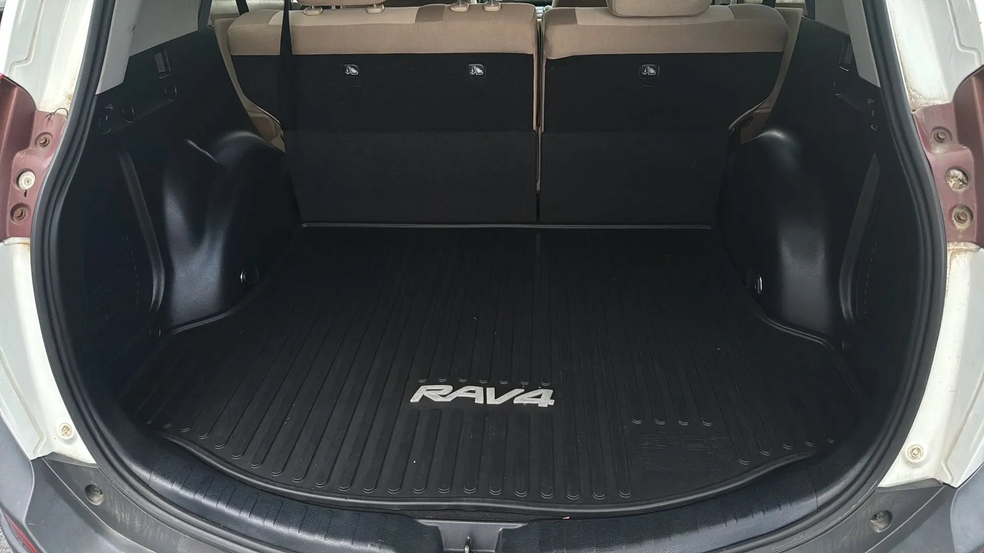 Used 2013 Toyota RAV4 XLE AWD/4WD image 13