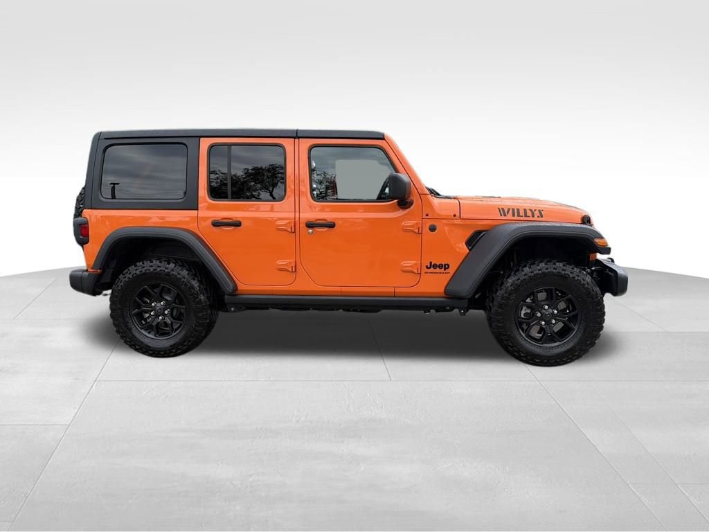 Used 2025 Jeep Wrangler Willys image 9