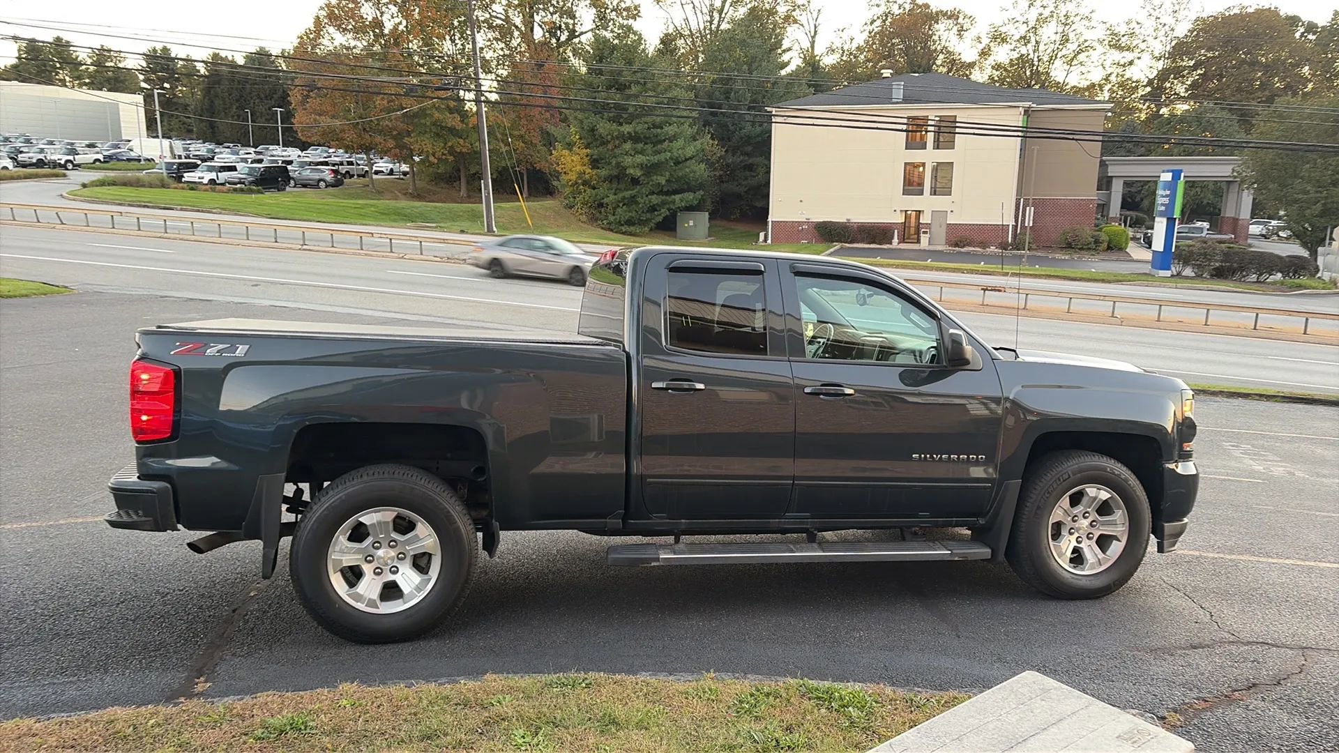 Used 2019 Chevrolet Silverado 1500 LT w/ All Star Edition image 11