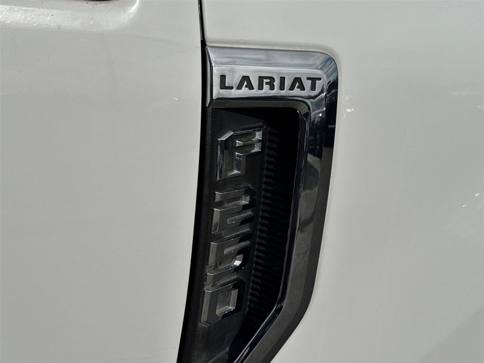 Used 2019 Ford F250 Lariat w/ Lariat Value Package AWD/4WD image 8