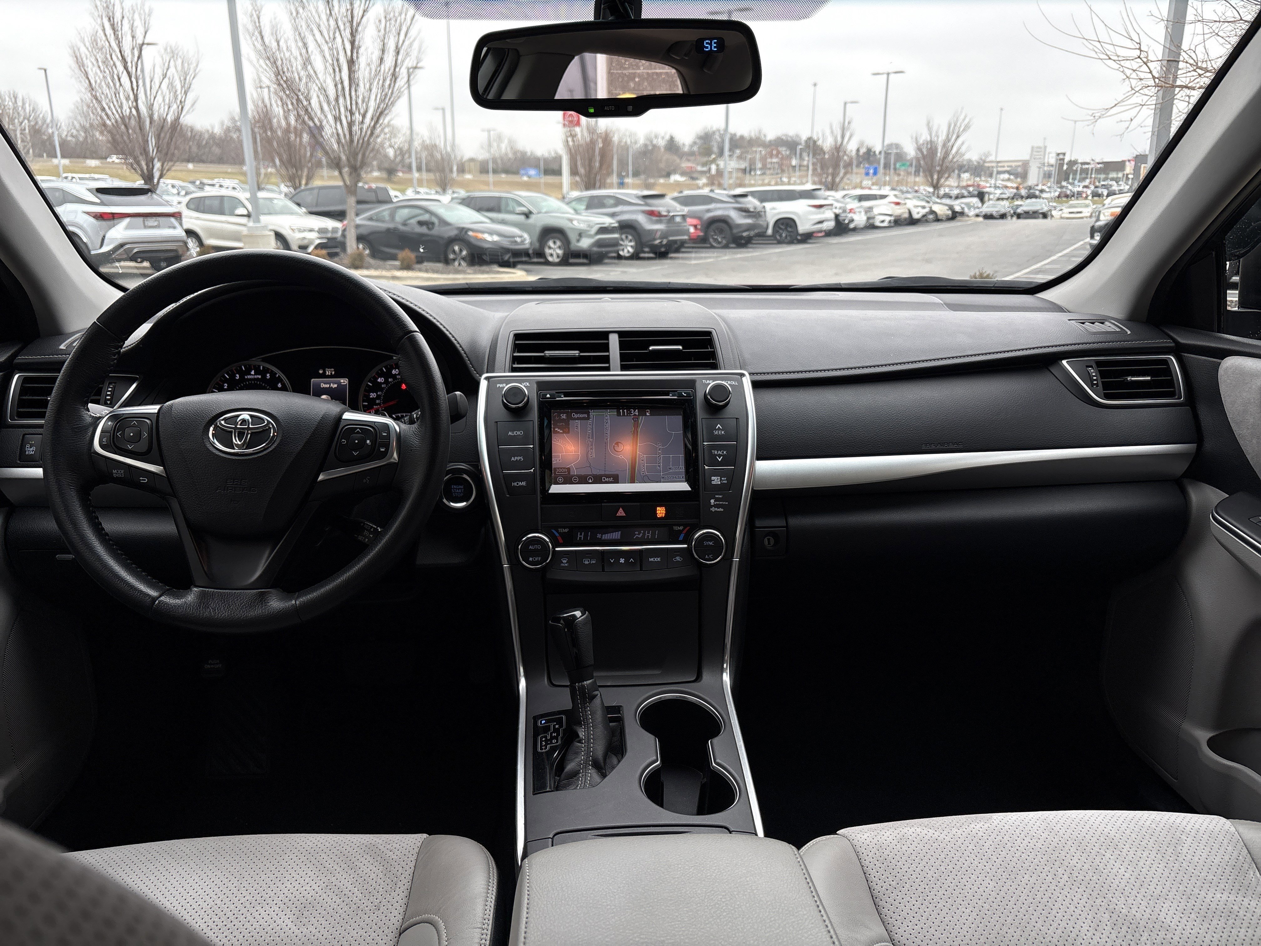 Used 2015 Toyota Camry XSE image 29
