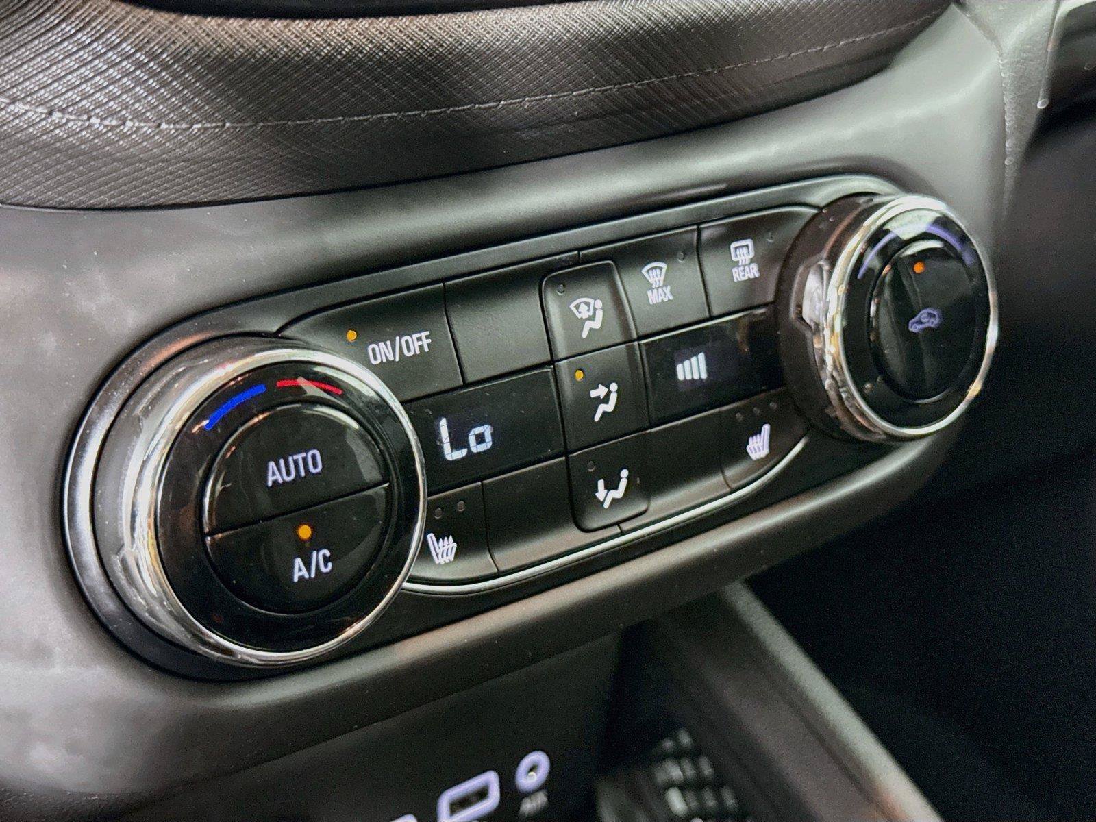 Used 2022 Chevrolet TrailBlazer LT w/ Convenience Package FWD image 16