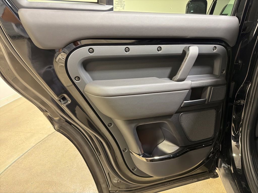 New 2026 Land Rover Defender 110 AWD/4WD image 20