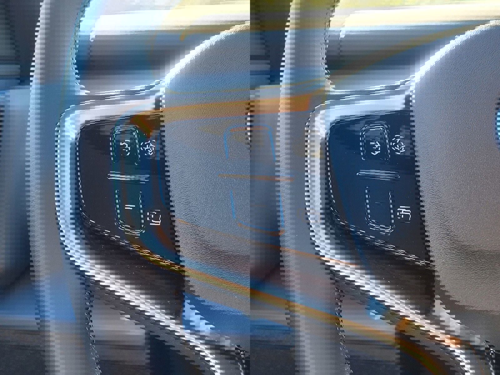 New 2026 Volvo EX30 Plus w/ Protection Package Premier image 16