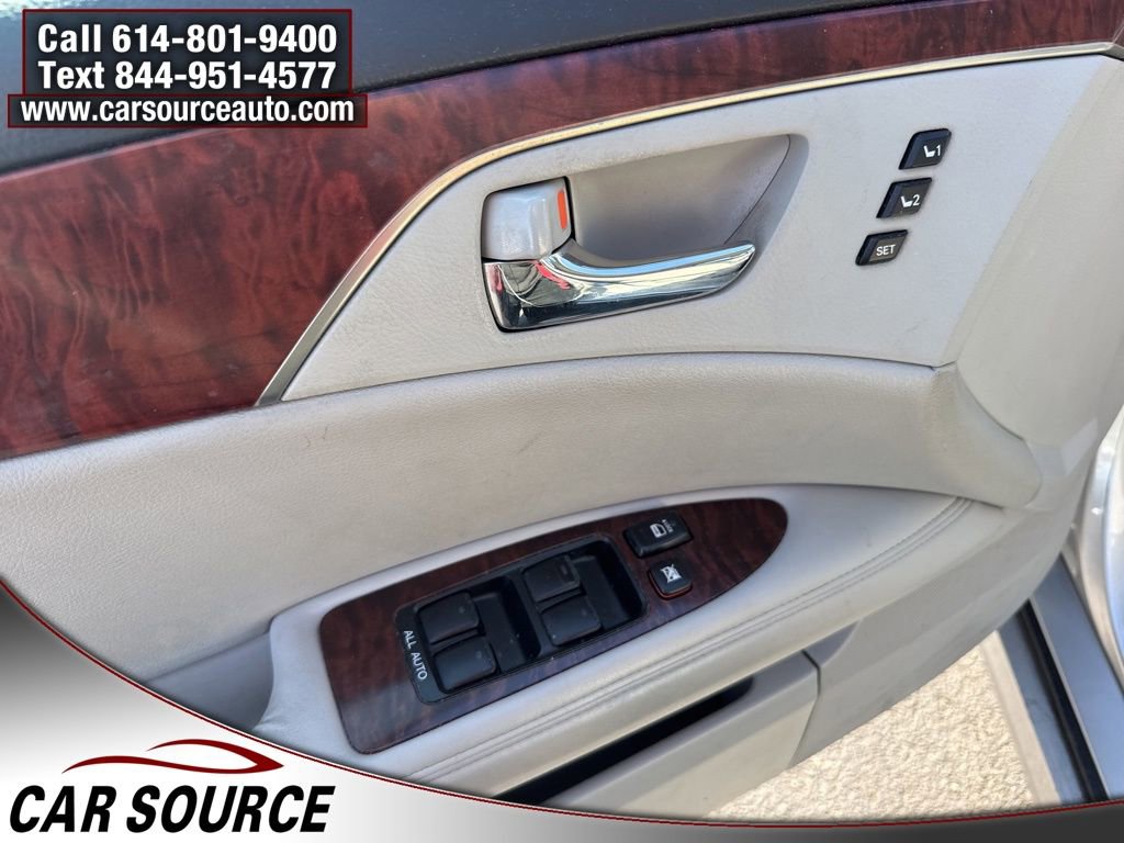 Used 2012 Toyota Avalon Limited image 13