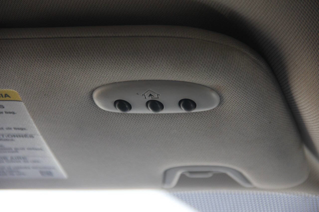 Used 2022 Ford Edge Titanium image 19