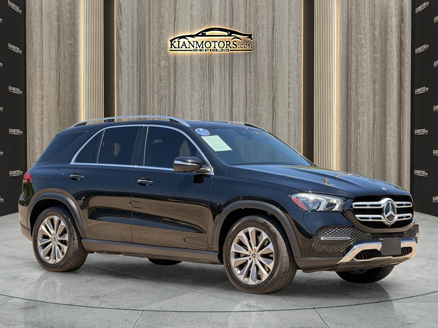 Used 2023 Mercedes-Benz GLE 450 4MATIC w/ Premium Package image 1