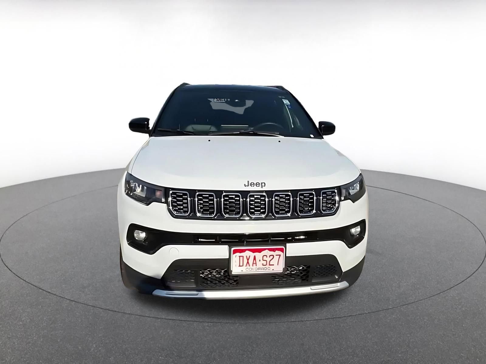 Used 2025 Jeep Compass Limited AWD/4WD image 4