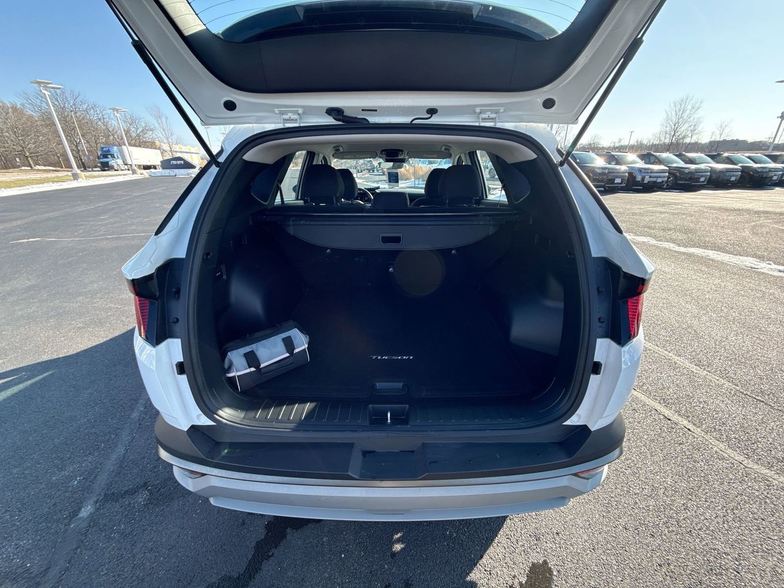 Used 2025 Hyundai Tucson SE image 25