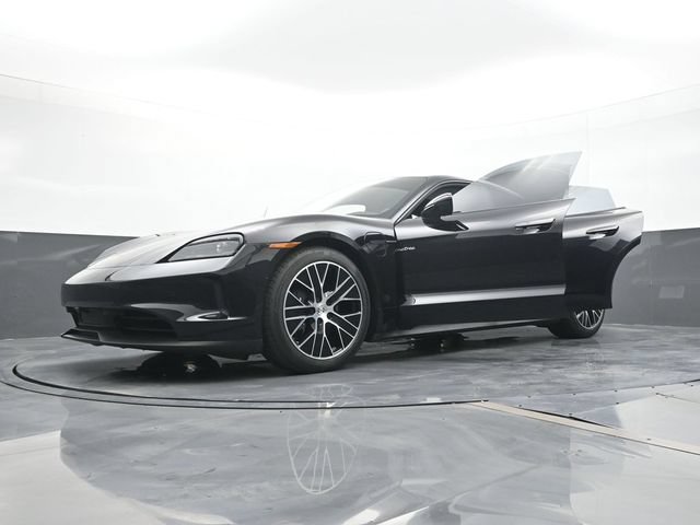 Certified 2025 Porsche Taycan AWD/4WD image 31